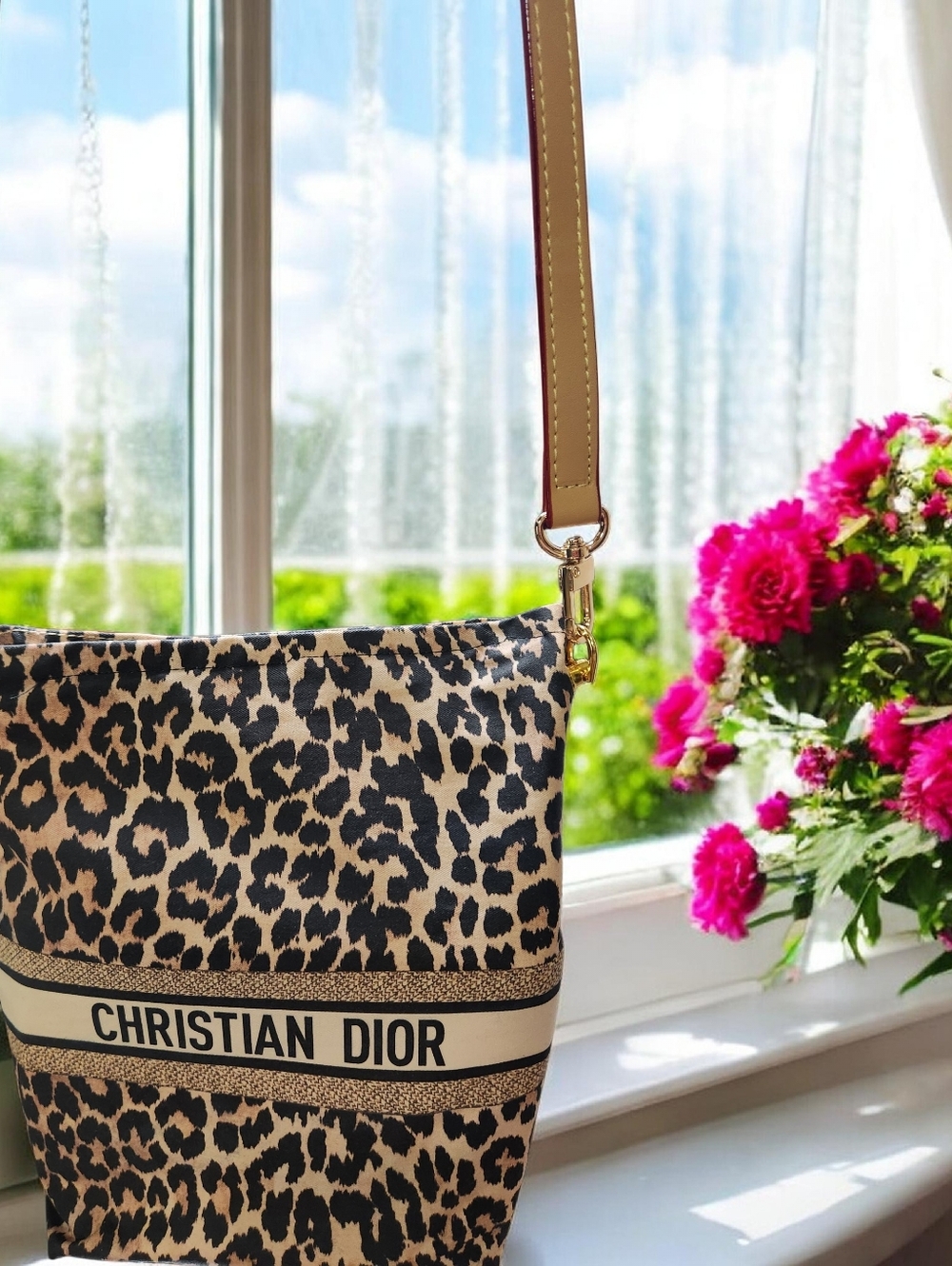 Dior Leopard Print Shoulder - Picture 4 of 16
